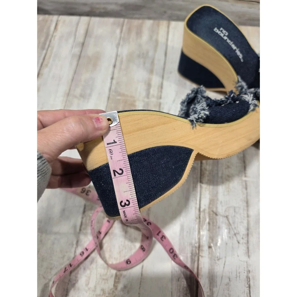 No Boundaries Womens Brittney Denim Frayed Safety Pin Wedge Platform Mules 6.5M